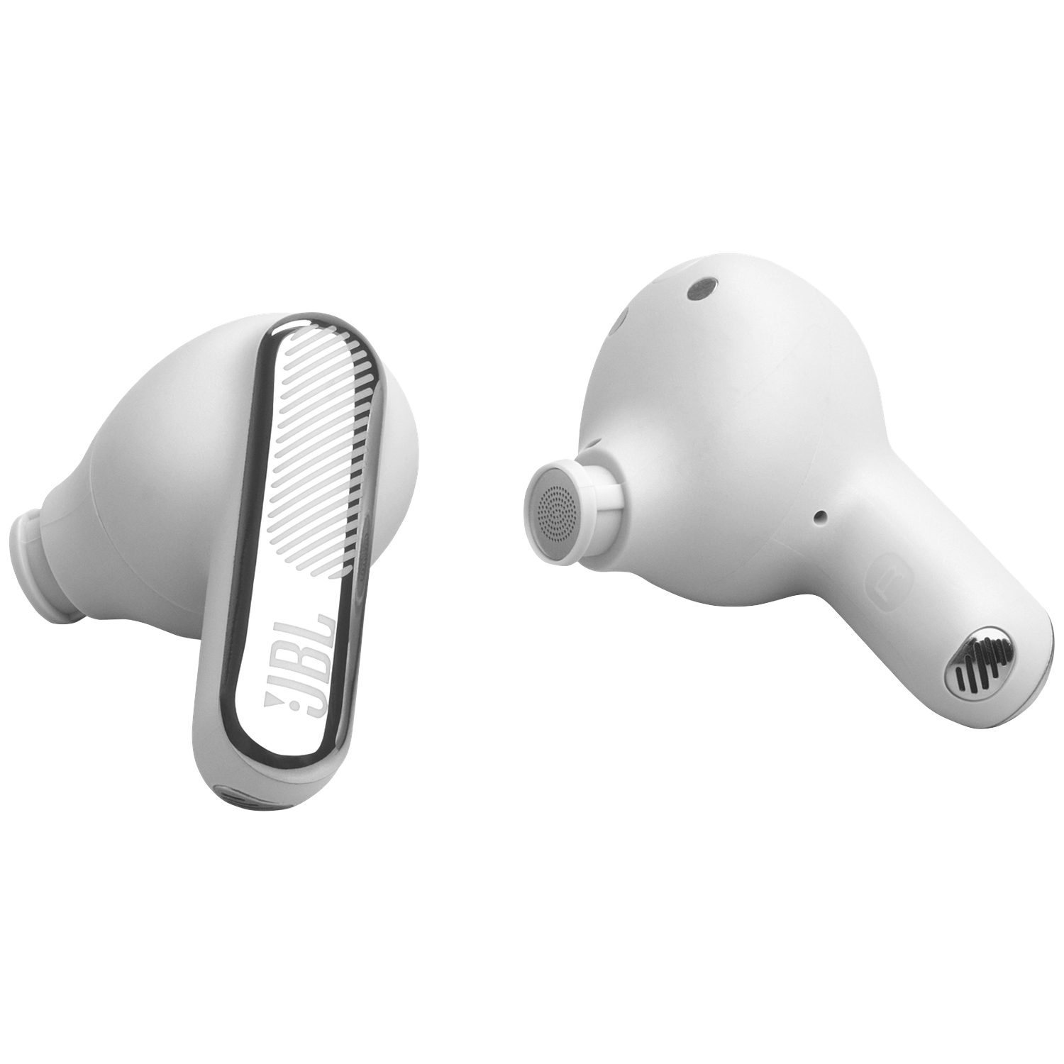 Twee witte JBL oordopjes met zilveren accenten, op witte achtergrond.