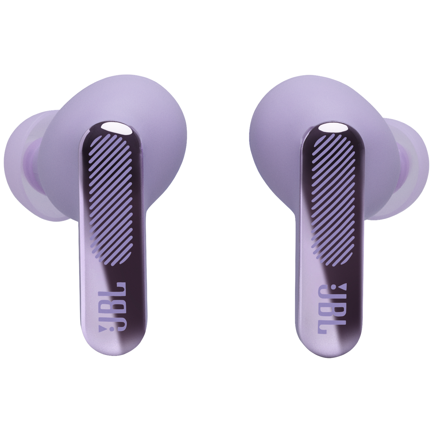 Twee lavendelkleurige JBL oordopjes met zilveren accenten op zwarte achtergrond.