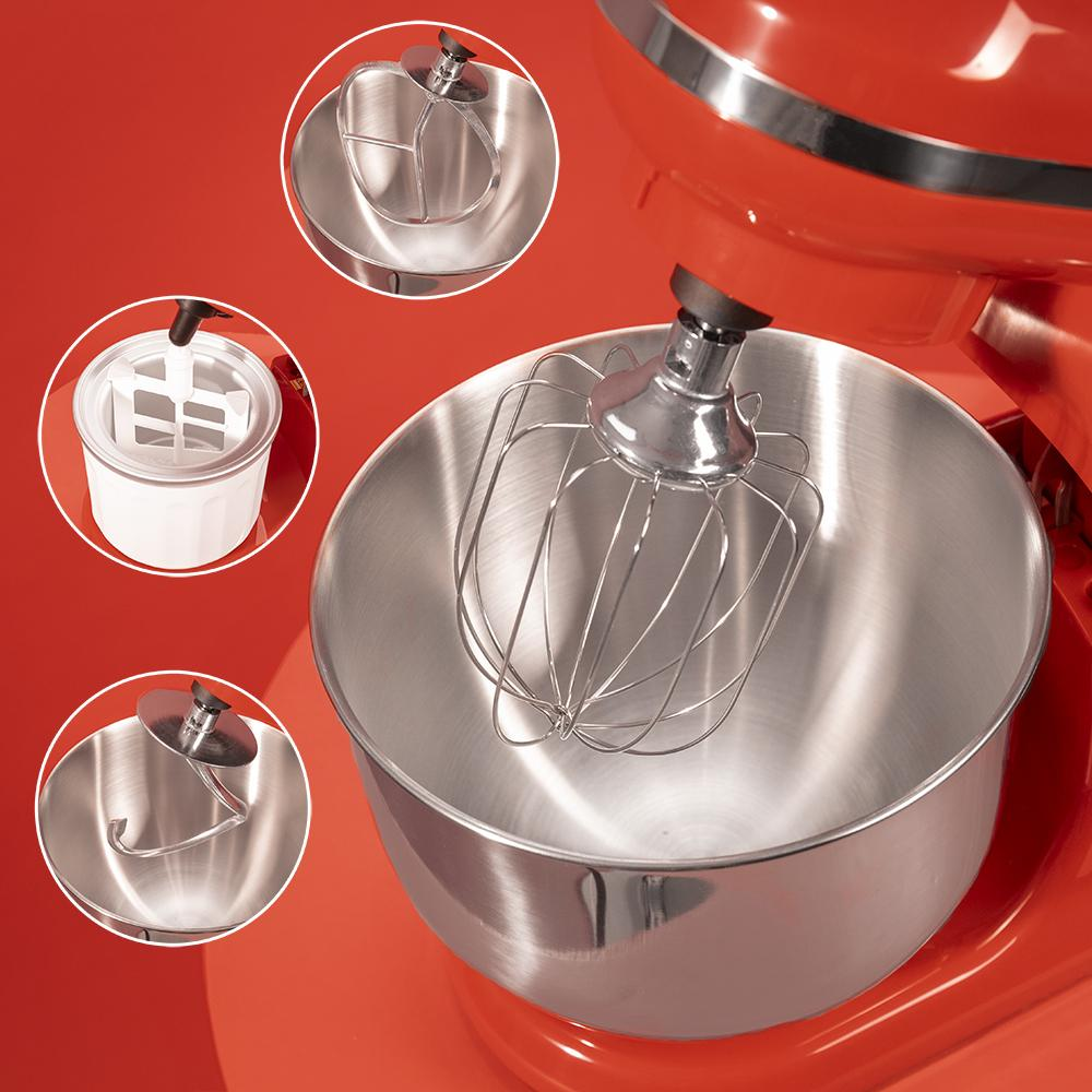 Batidora roja con bol de metal y accesorios: varillas, gancho de masa, máquina de helados.