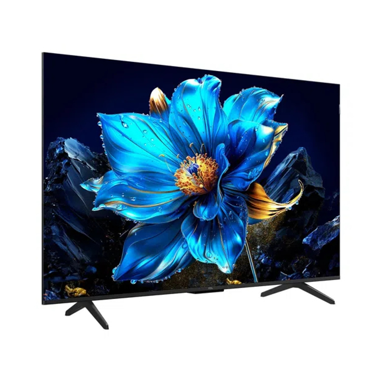 Una TV moderna con un'immagine dettagliata di un fiore blu su sfondo scuro.