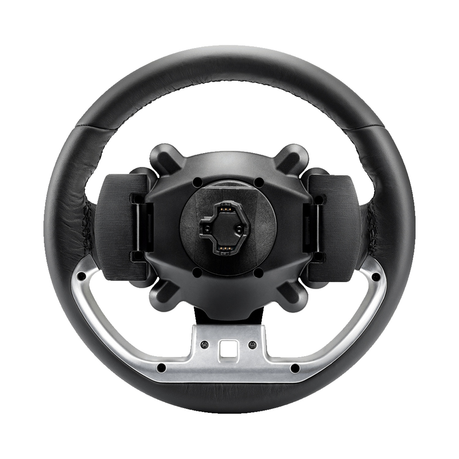 Un volante in pelle nera con accenti argentati e un mozzo centrale nero.