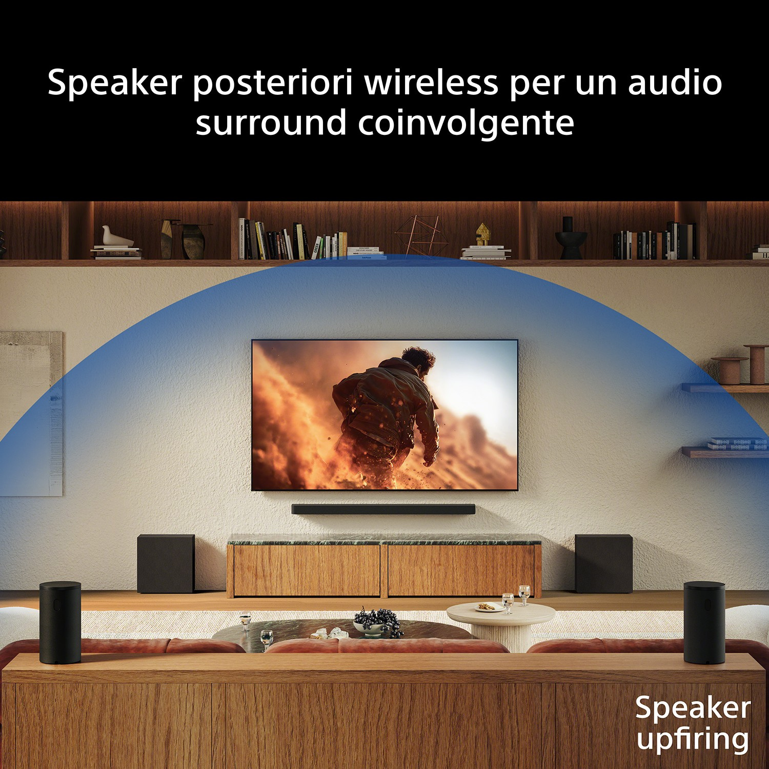 Un soggiorno con TV, soundbar, subwoofer e altoparlanti.