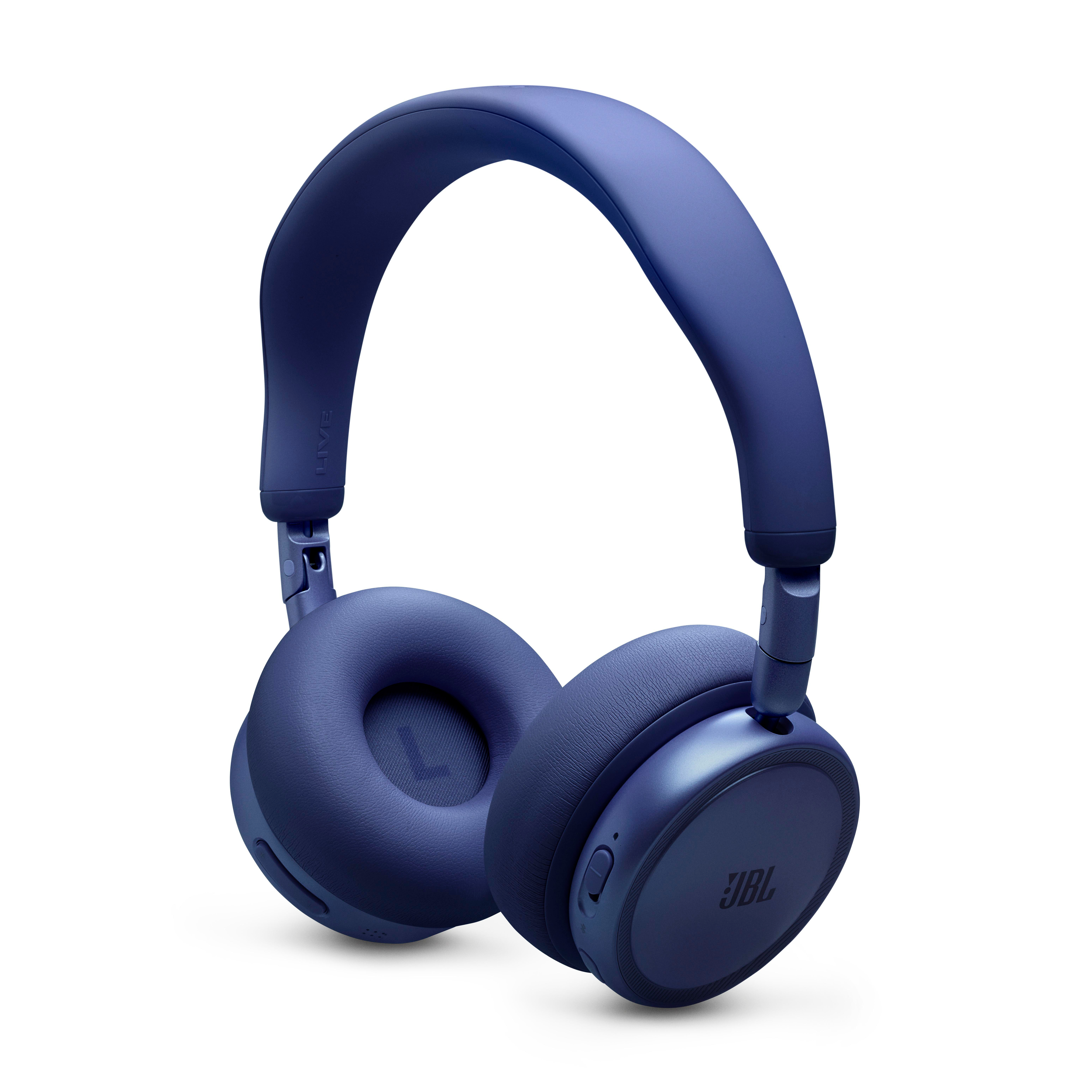 Ein Paar marineblaue JBL-Kopfhörer mit weißem Hintergrund.