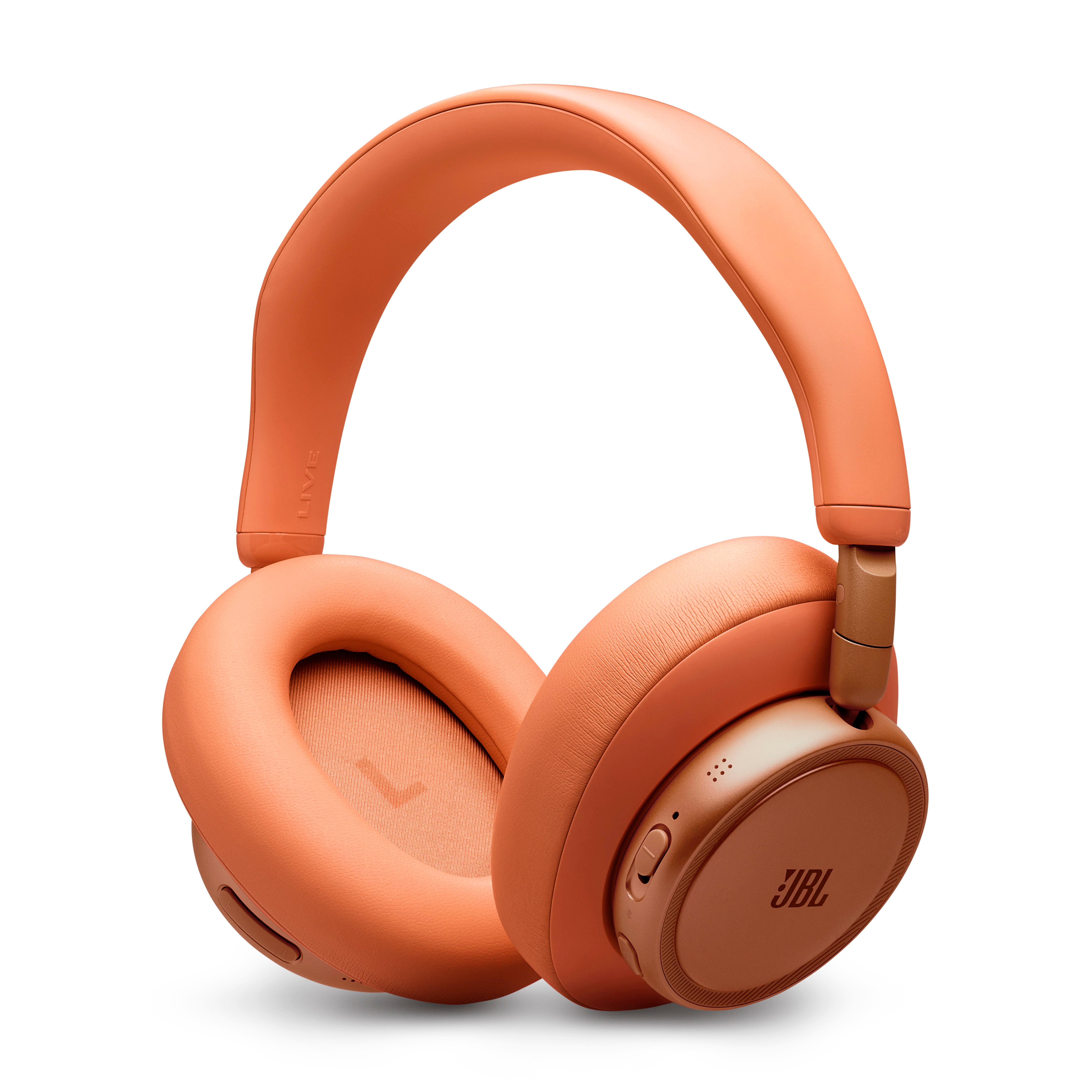 Orange Kopfhörer mit braunen Akzenten und JBL-Logo auf weißem Hintergrund.