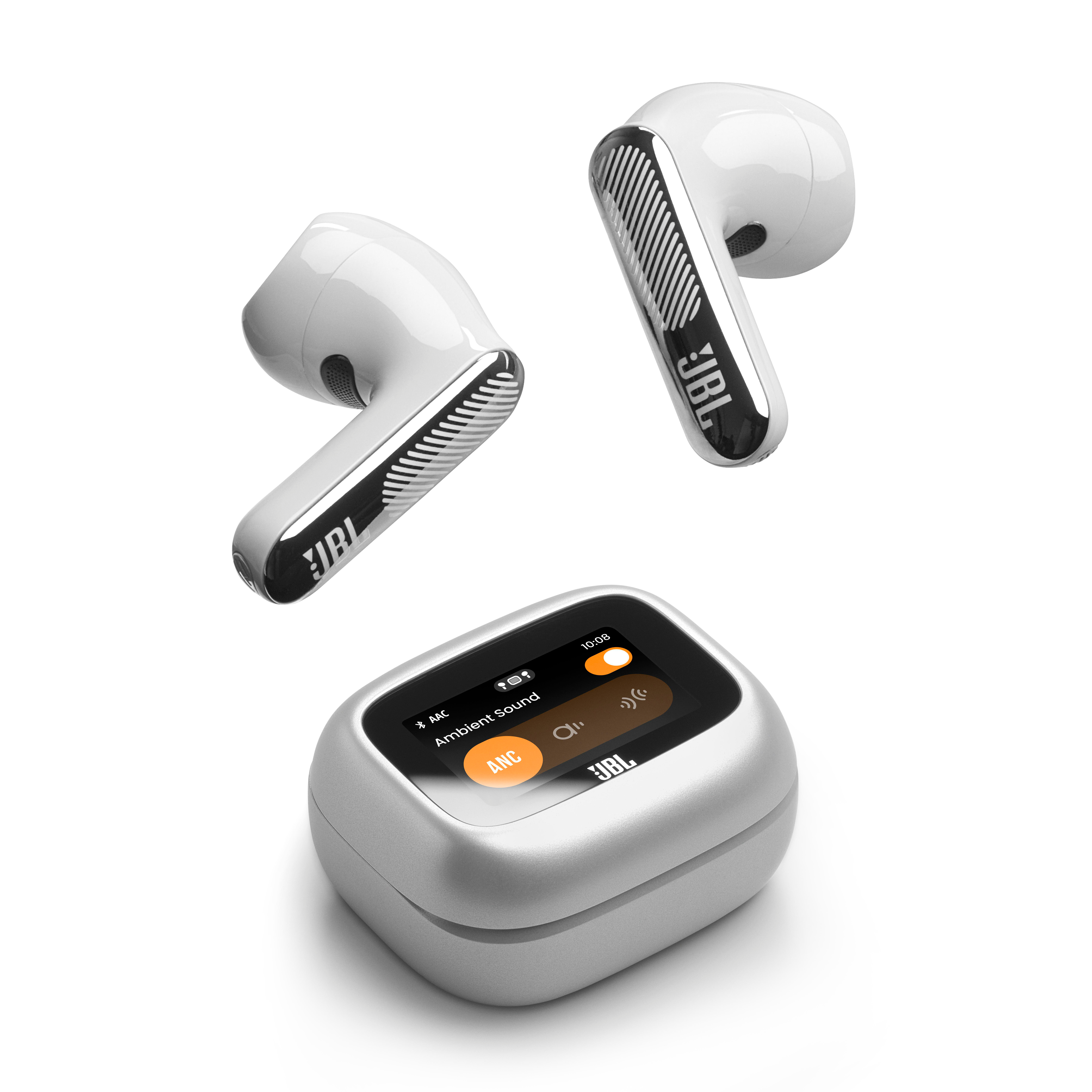Zwei weiße JBL-Ohrhörer und ein silbernes Ladecase mit Touchscreen.