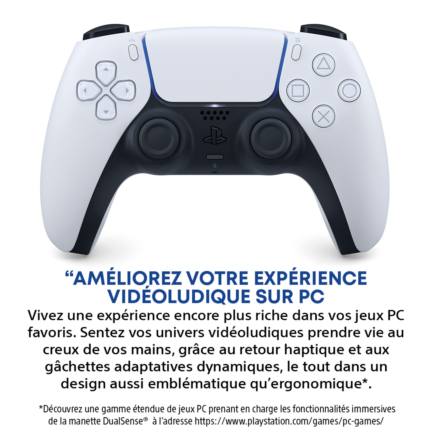 Une manette PlayStation 5 blanche avec des accents noirs, gros plan.