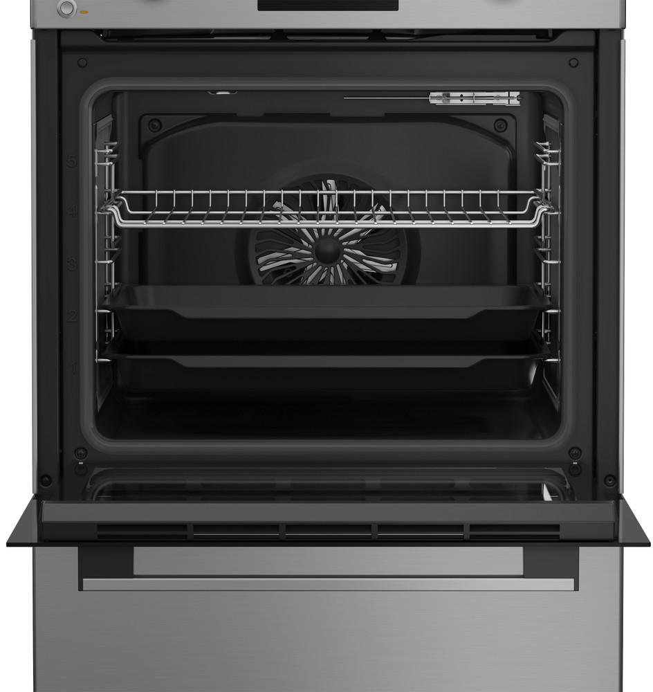 Interno forno aperto con griglia, teglia e ventola visibili. Argento e nero.
