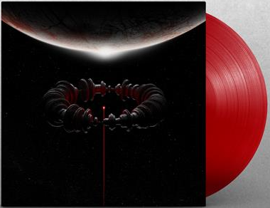Un vinyle rouge sur fond spatial sombre avec un objet en forme d'anneau.