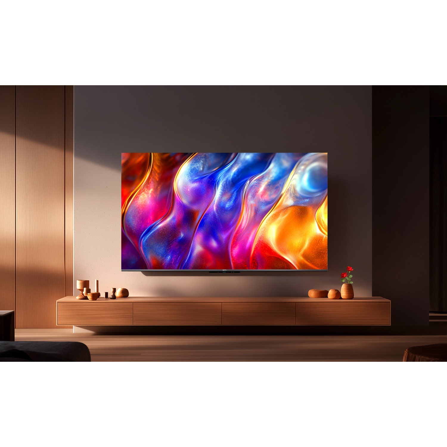 Un soggiorno moderno con un grande televisore che mostra arte astratta, su un mobile in legno.