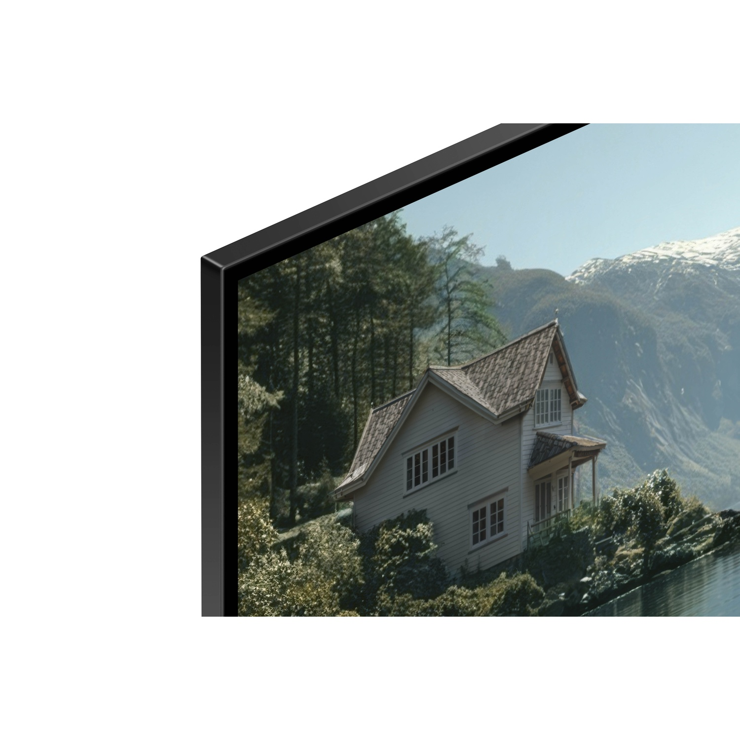 Une maison blanche sur une colline avec des arbres et des montagnes.