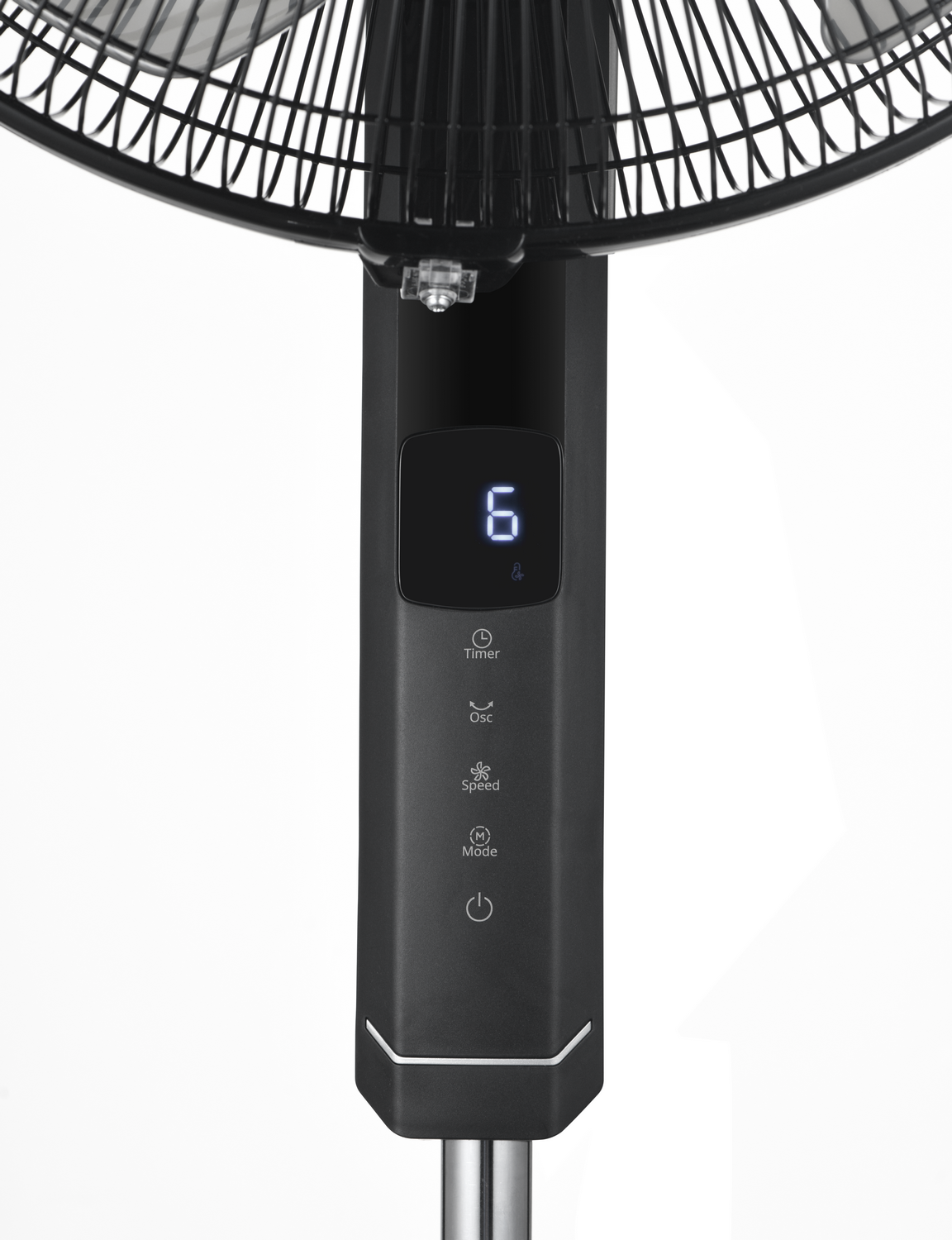 Ventilador de pie negro con pantalla digital que muestra "6".