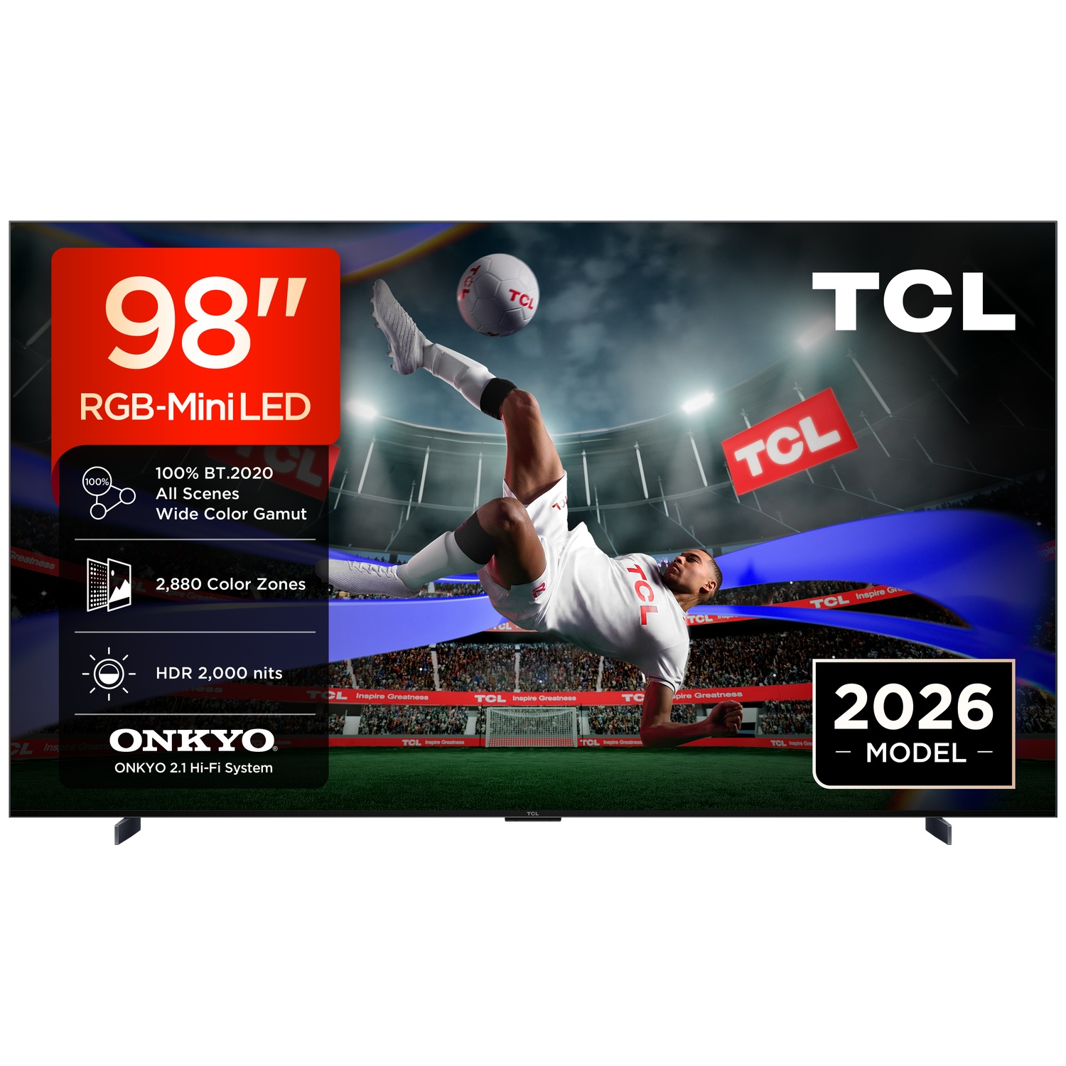 Een 98-inch TCL TV met Mini-LED technologie toont een voetballer die in de lucht schopt.