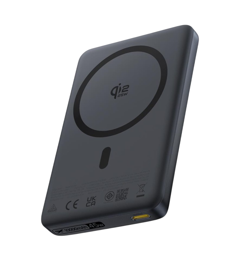 Qi logosu ve 10000mAh kapasiteli koyu renk, dikdörtgen kablosuz şarj cihazı.