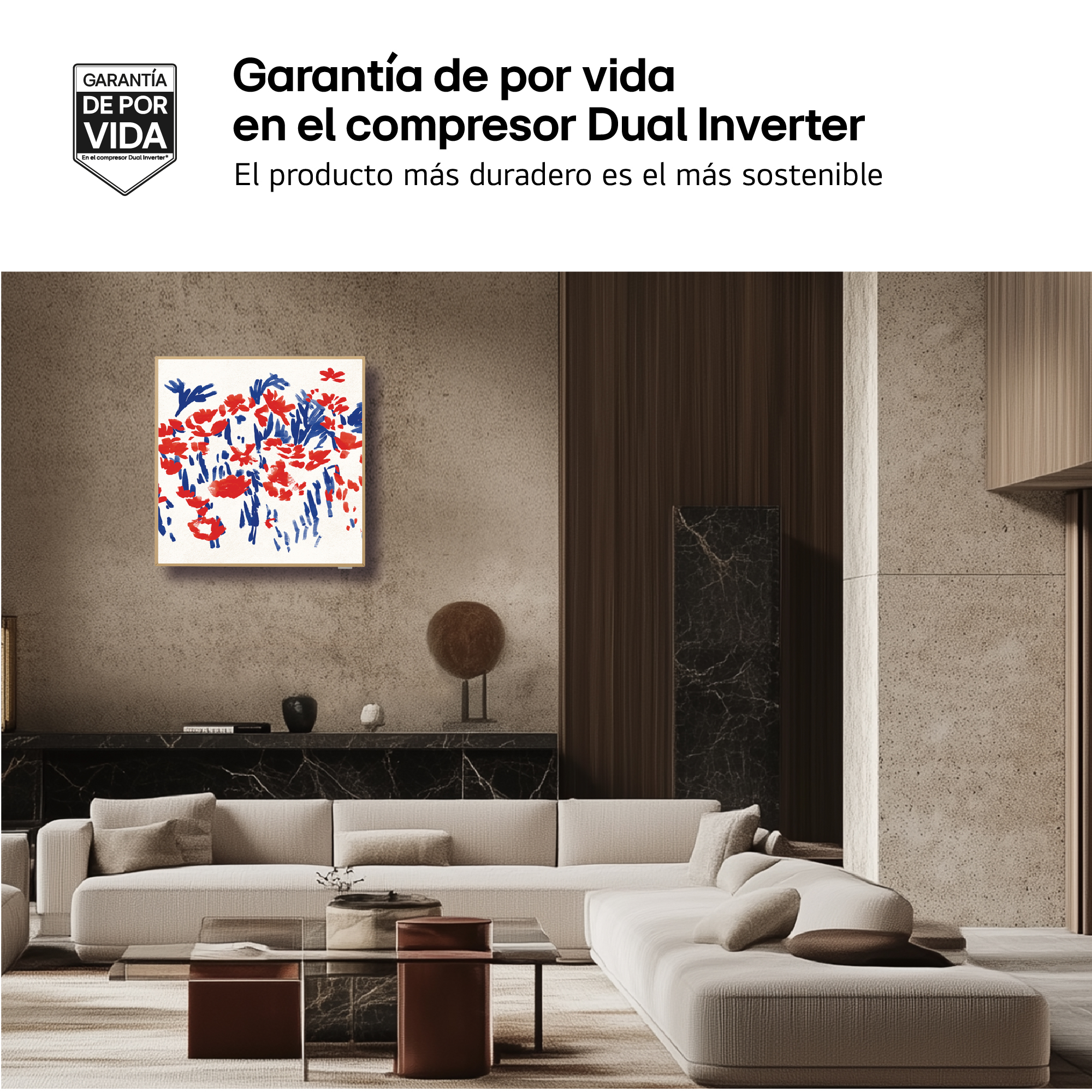 Sala de estar moderna con sofá crema, arte abstracto y acentos de mármol. Logo presente.