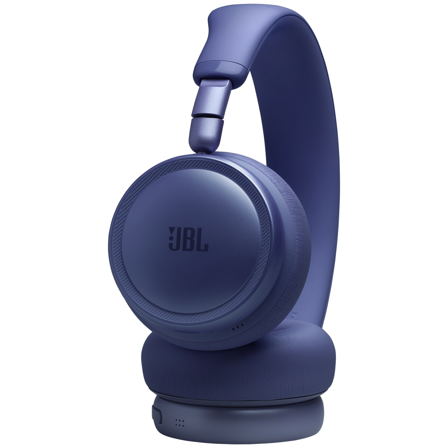 Un casque JBL bleu foncé avec une sangle sur la tête.