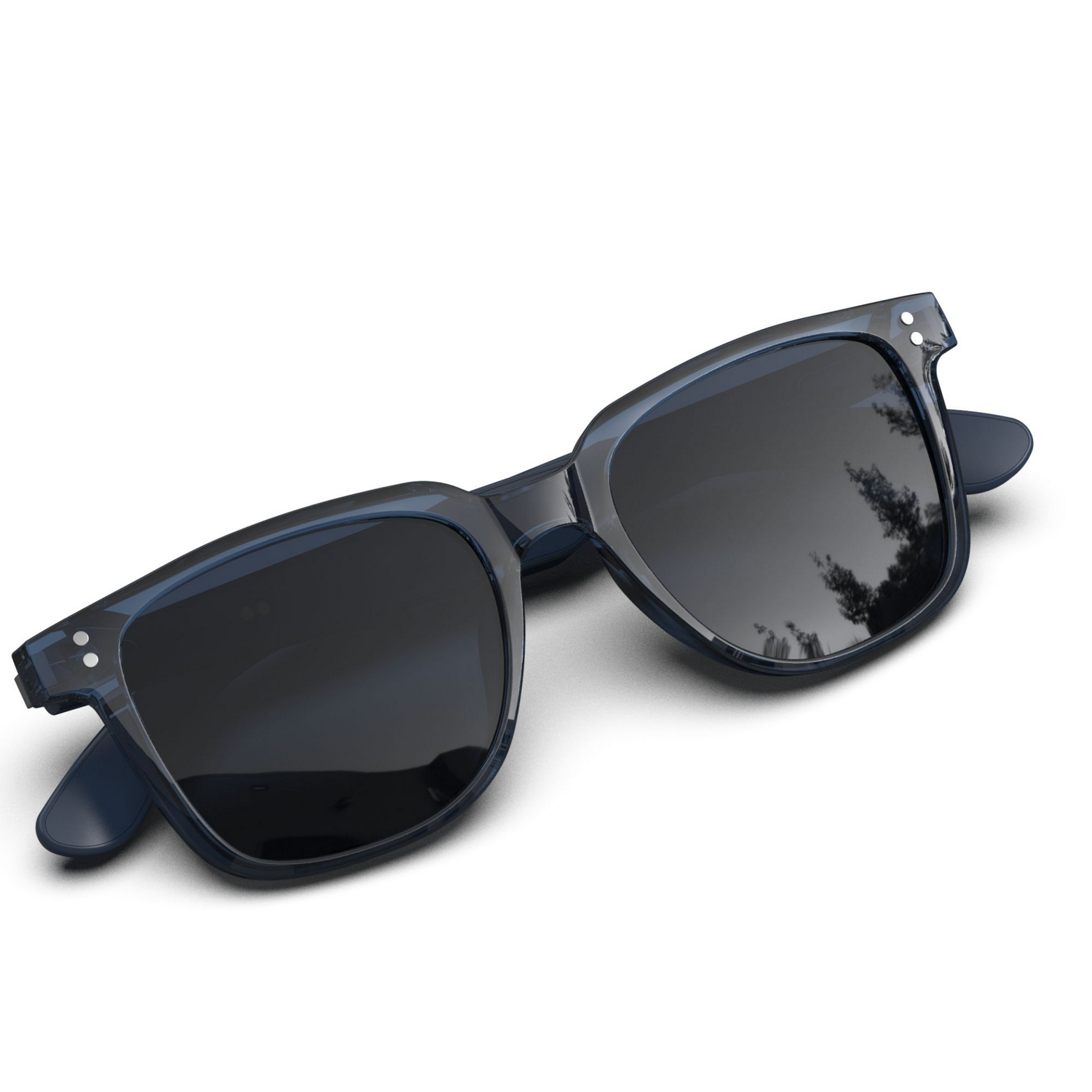 Gafas de sol azul oscuro con lentes oscuras reflejando árboles.