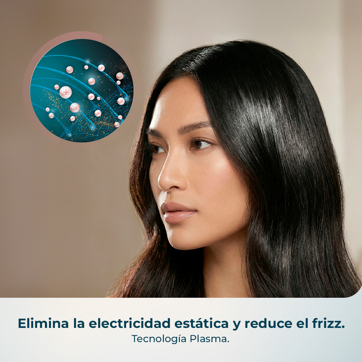 Mujer con cabello brillante y un icono de tecnología de plasma.