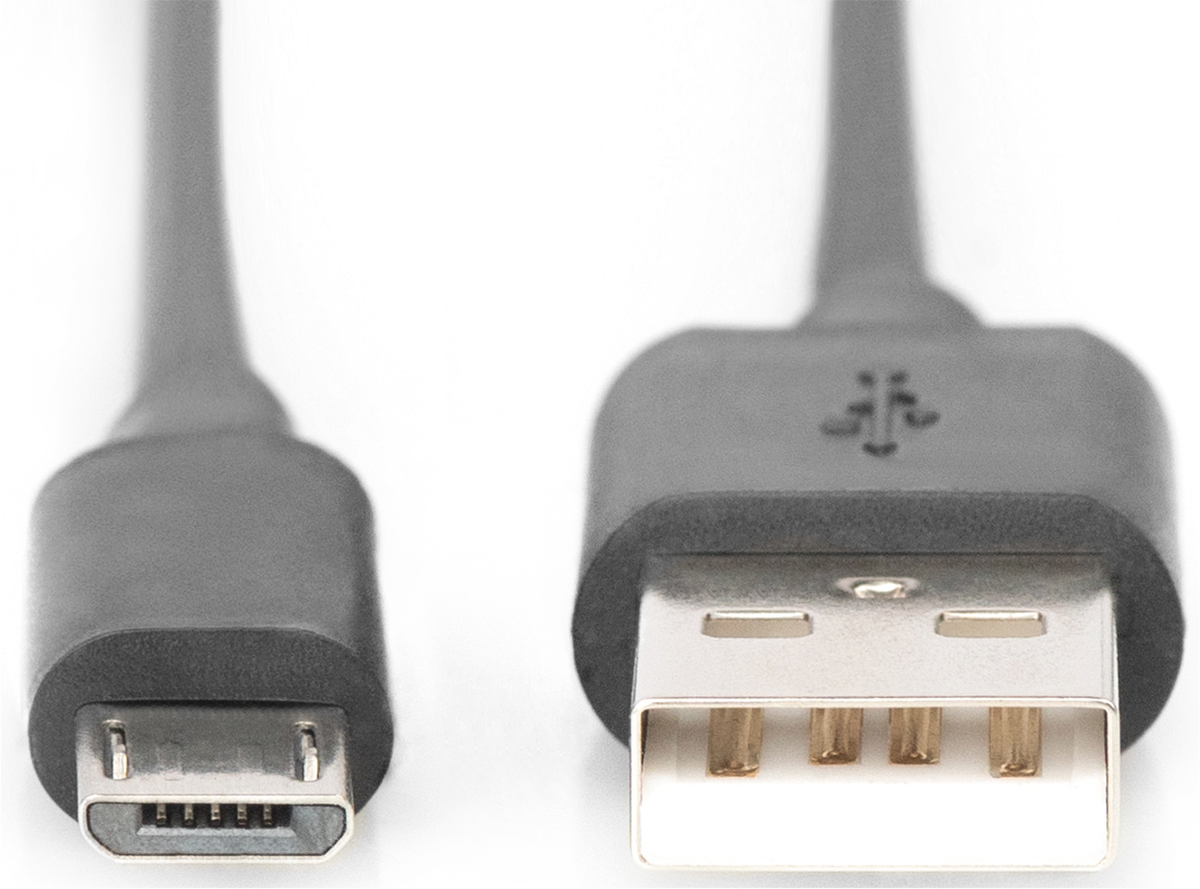 Ein graues USB-Kabel mit einem Micro-USB-Anschluss und einem USB-A-Anschluss.