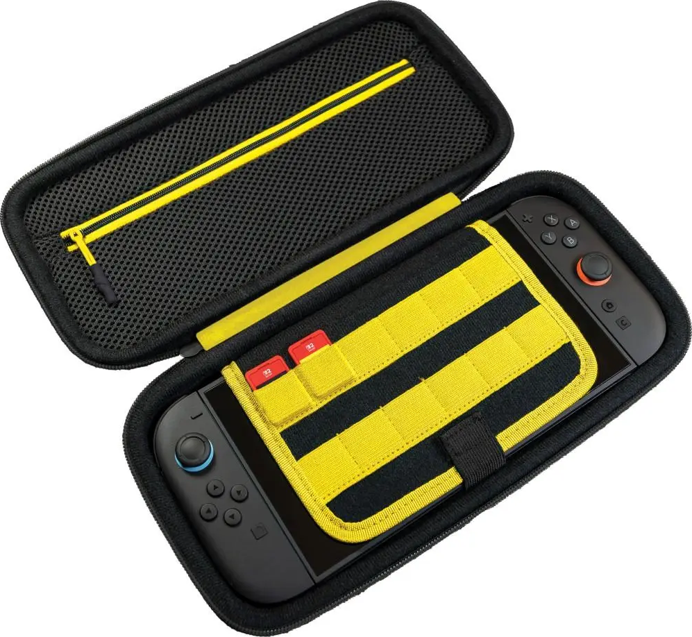 Custodia nera per Nintendo Switch con strisce gialle e slot per schede di memoria.