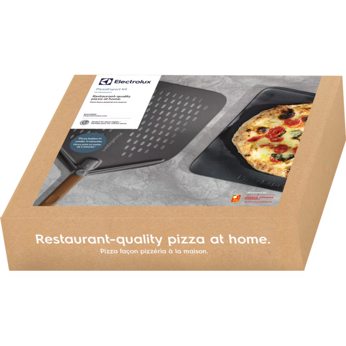 Electrolux PizzaExpert készlet pizzaszedővel és sütőlappal. Egy sült pizza.