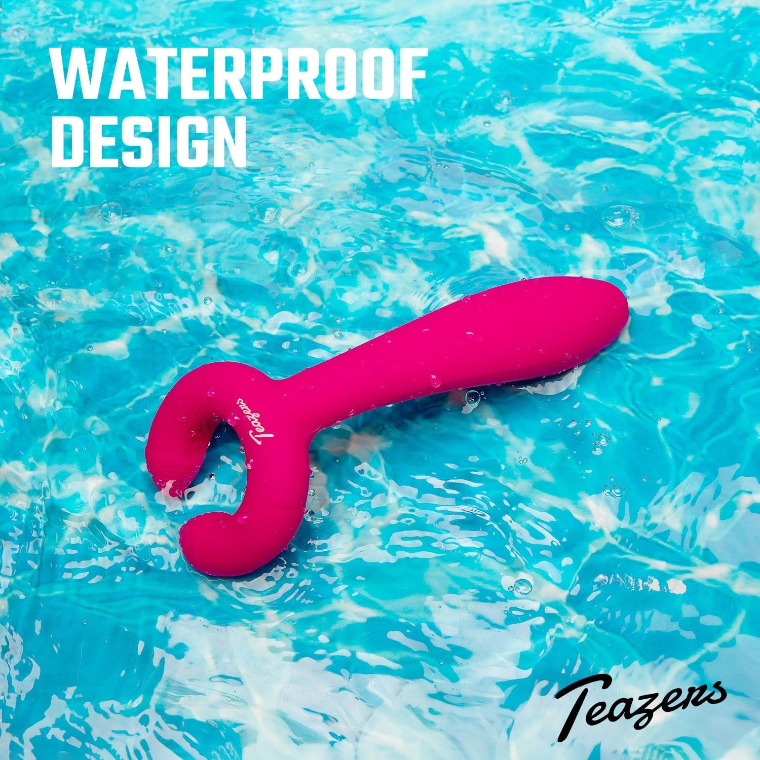 Un vibromasseur rose et étanche repose dans l'eau bleue.