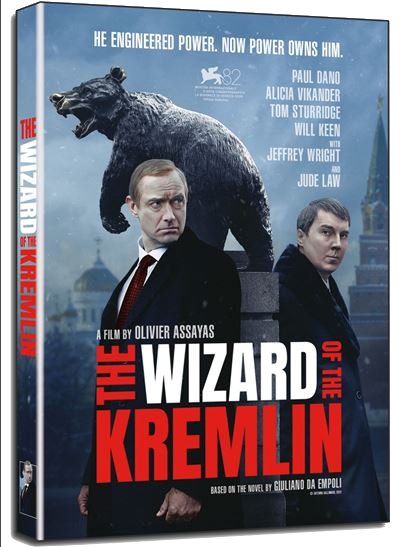 Affiche de film avec deux hommes, un ours et le titre 'The Wizard of the Kremlin'.