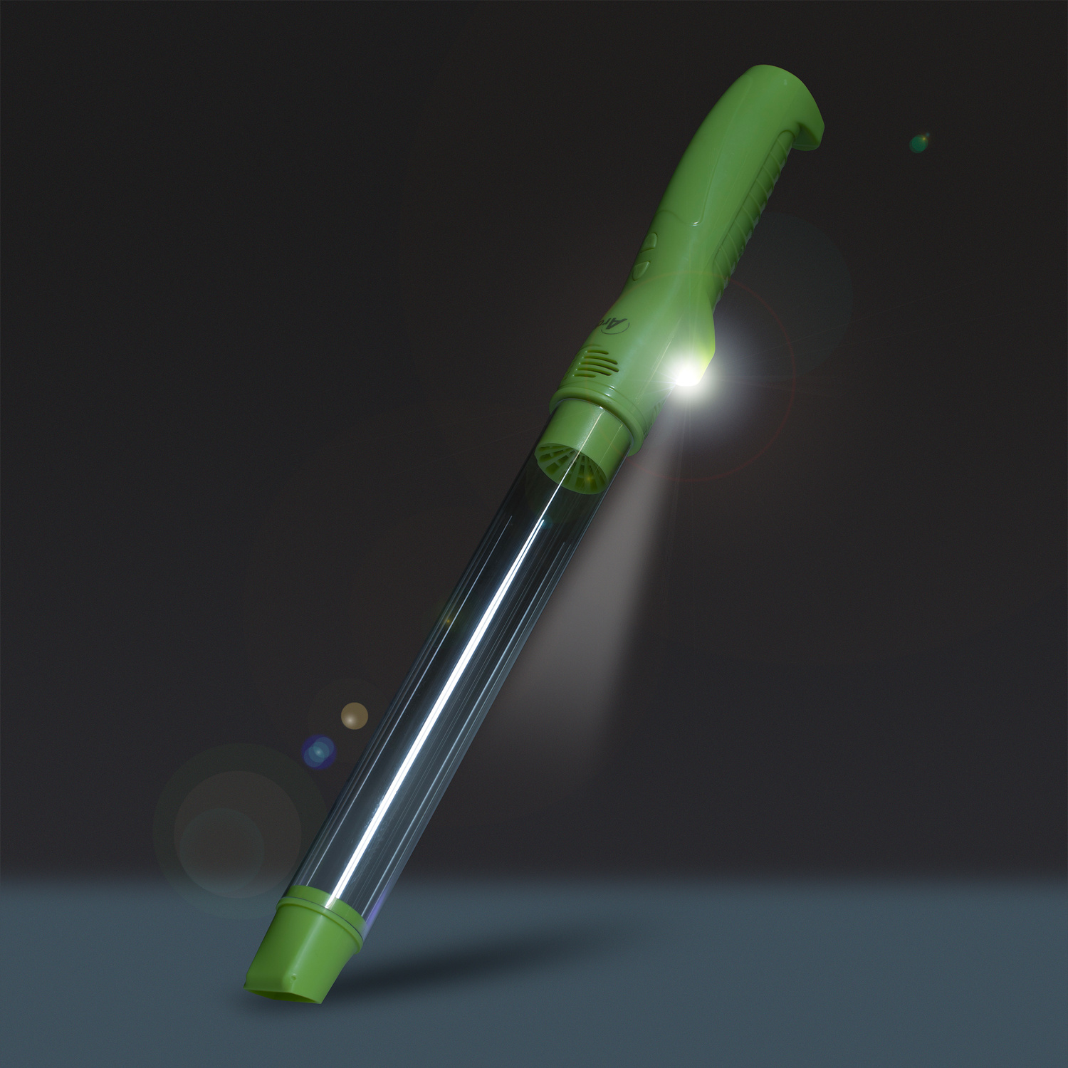 Aspirapolvere portatile verde con tubo trasparente e luce accesa.