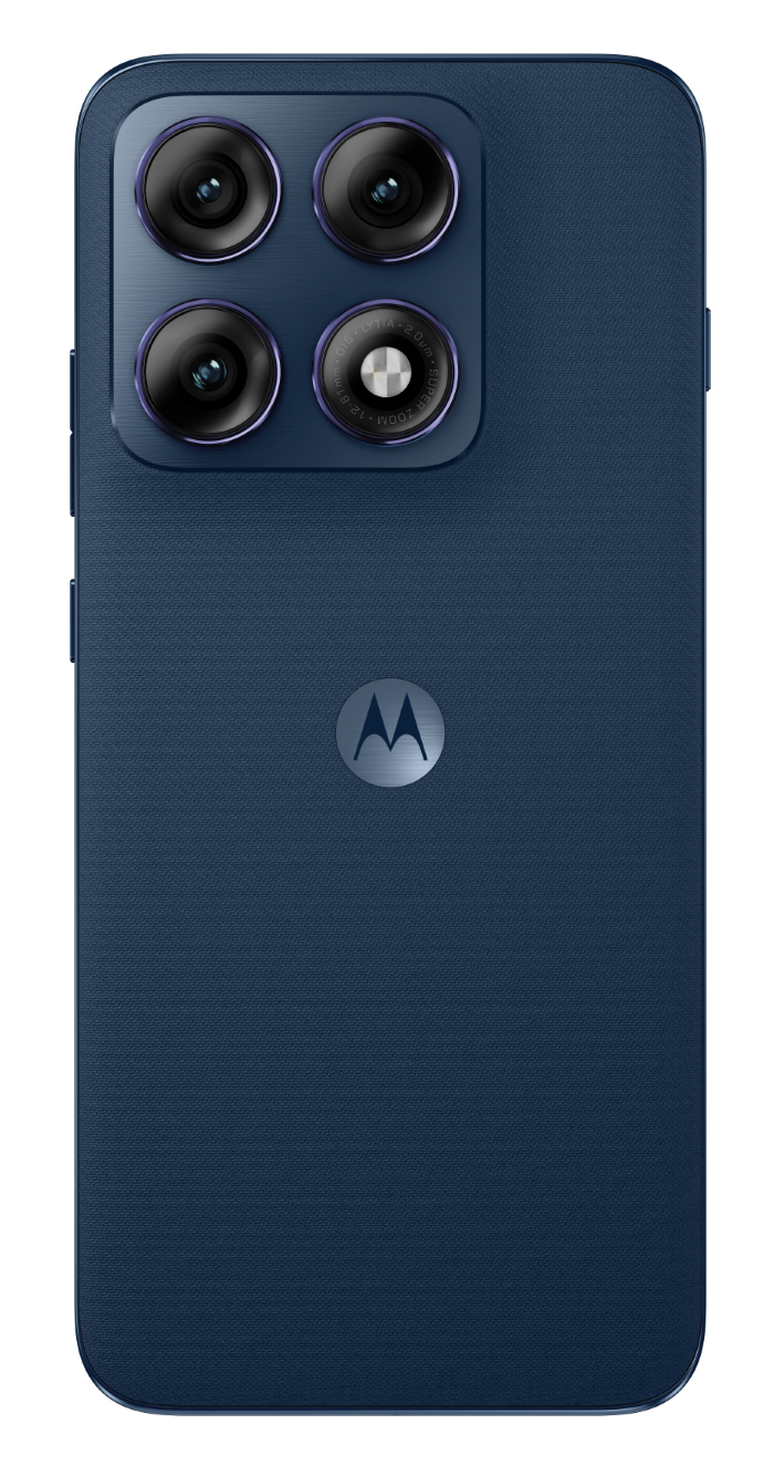 Tył granatowego smartfona Motorola z czterema aparatami i logo.