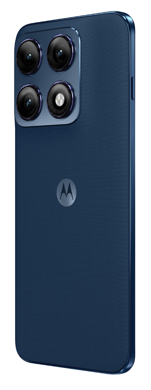 Ciemnoniebieski smartfon z czterema aparatami i logo Motorola.