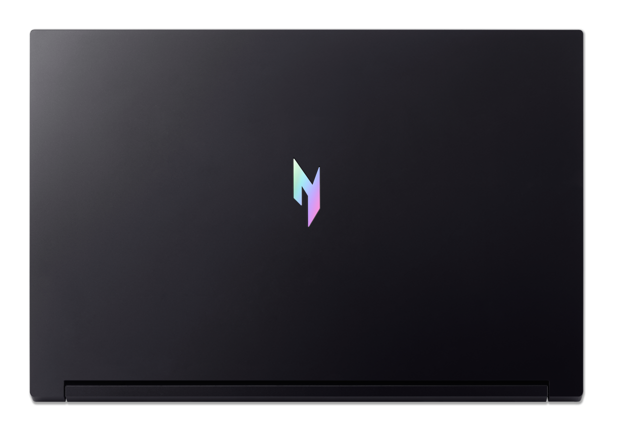 Zamknięty czarny laptop z kolorowym logo pośrodku.