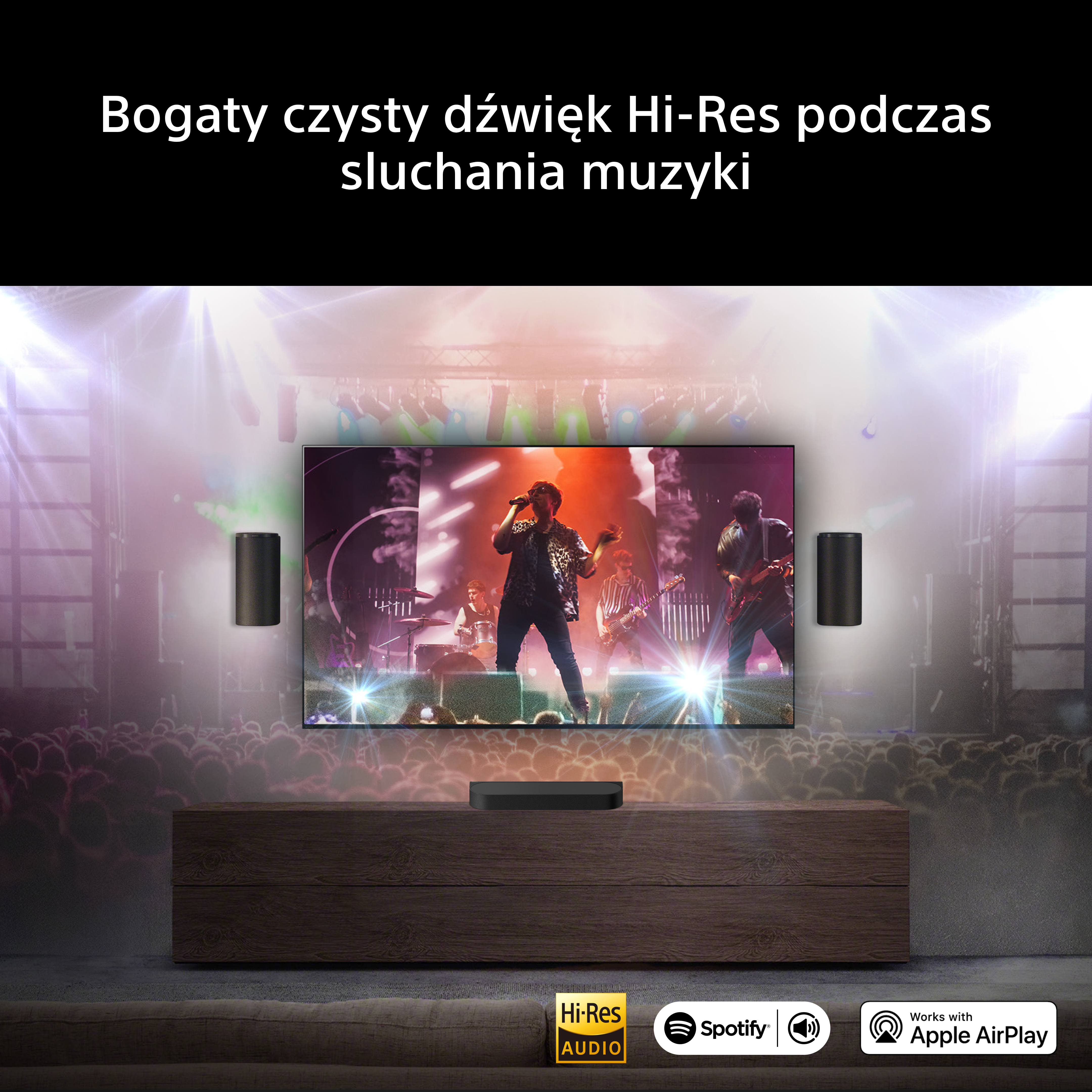 Koncert na żywo na ekranie z wokalistami, perkusistą i basistą.