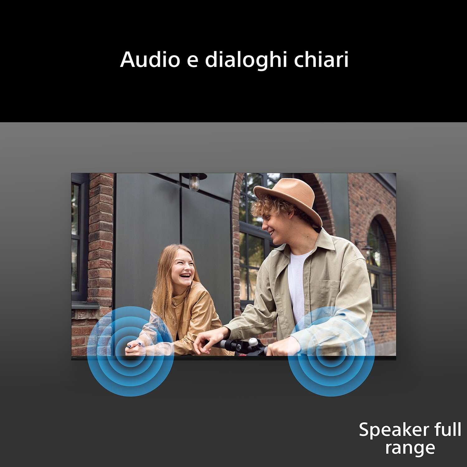 Uomo e donna ridono fuori, con onde sonore blu. Audio chiaro e gamma completa.