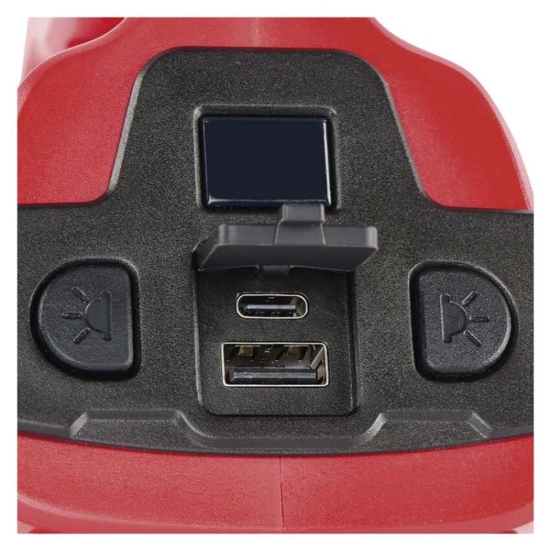 Piros készülék közelképe fekete kezelőszervekkel, USB-portokkal és kis képernyővel.
