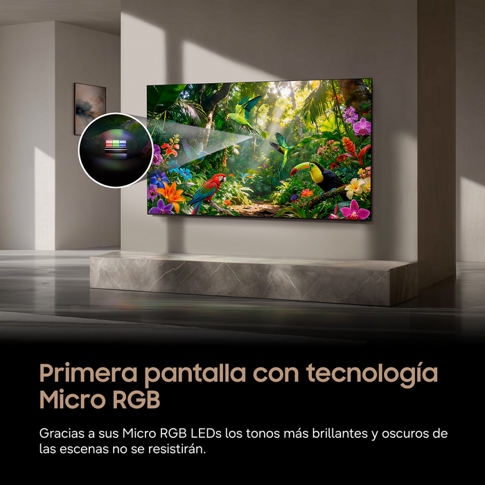 Sala moderna con TV que muestra una escena de jungla. Primer plano de LEDs RGB.