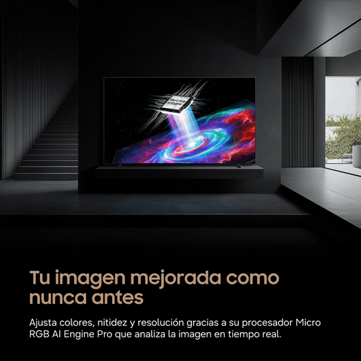 Un televisor muestra una imagen de un chip apuntando a una galaxia.