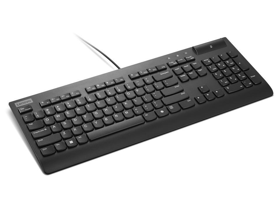 Teclado Lenovo negro con teclado numérico, sobre fondo negro.