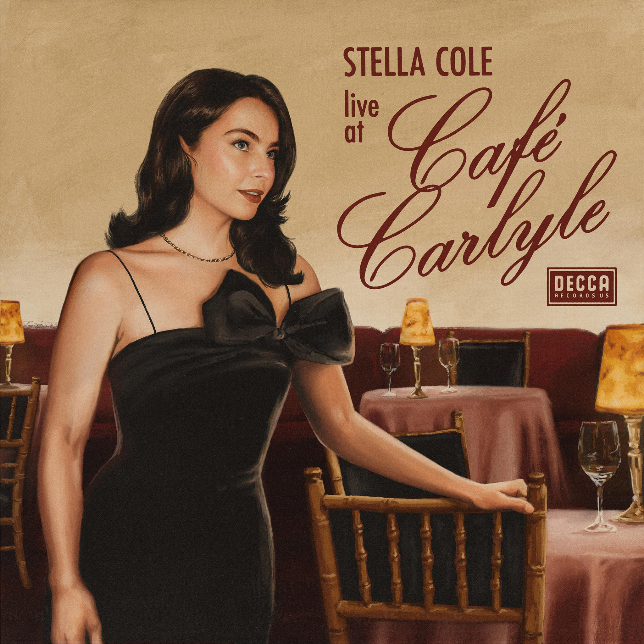 Eine Frau in einem schwarzen Kleid steht in einem Café. Titel: Stella Cole Live at Cafe Carlyle.