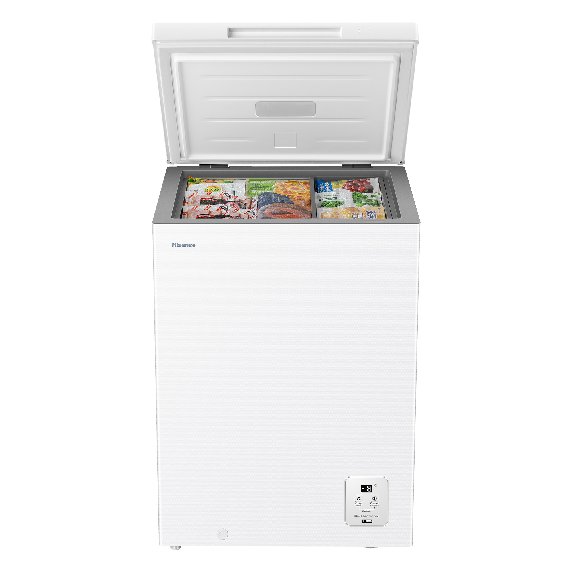 Un congelador horizontal Hisense blanco con la tapa abierta, mostrando alimentos congelados.