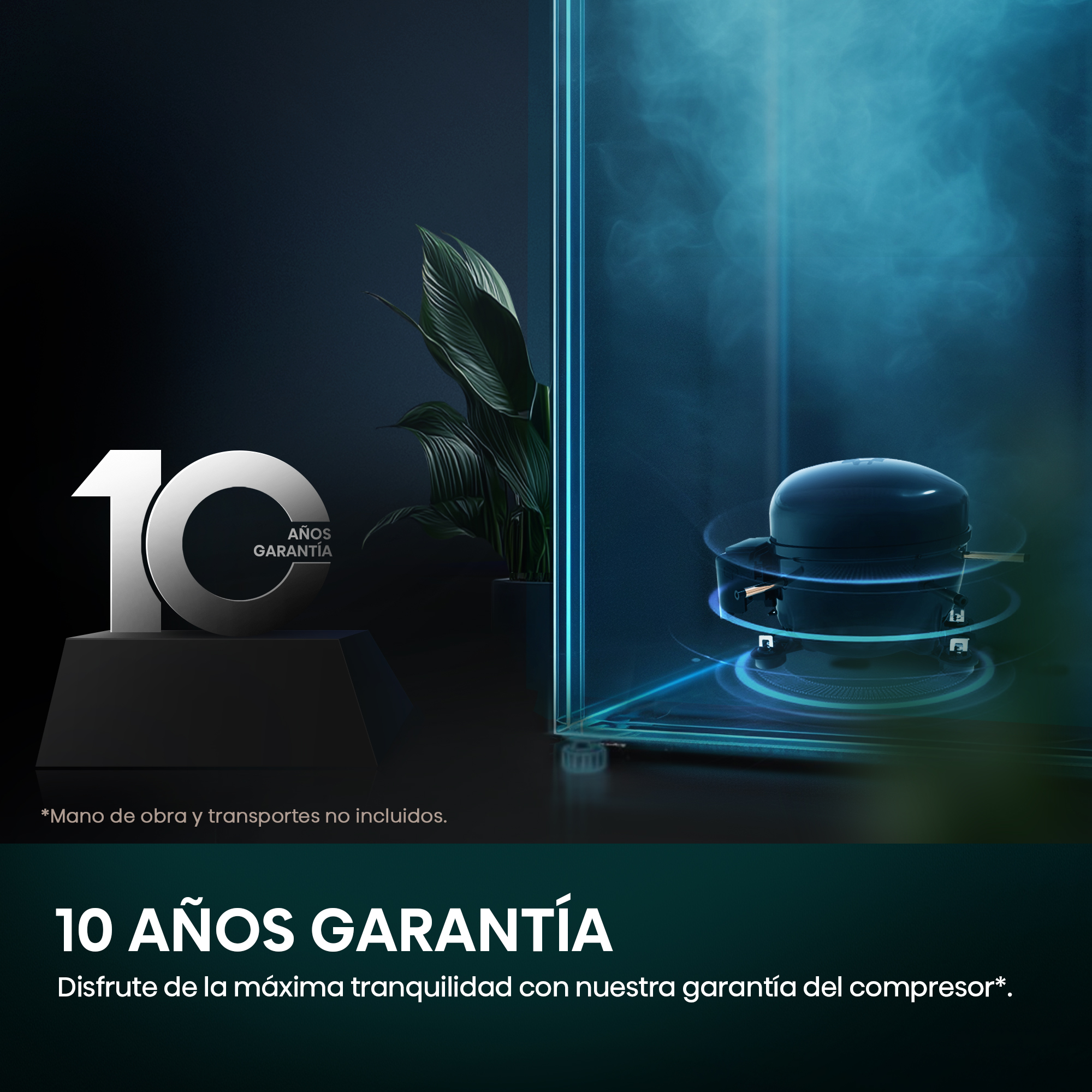 Número 3D grande 10 sobre pedestal, junto a un compresor en cilindro de vidrio.