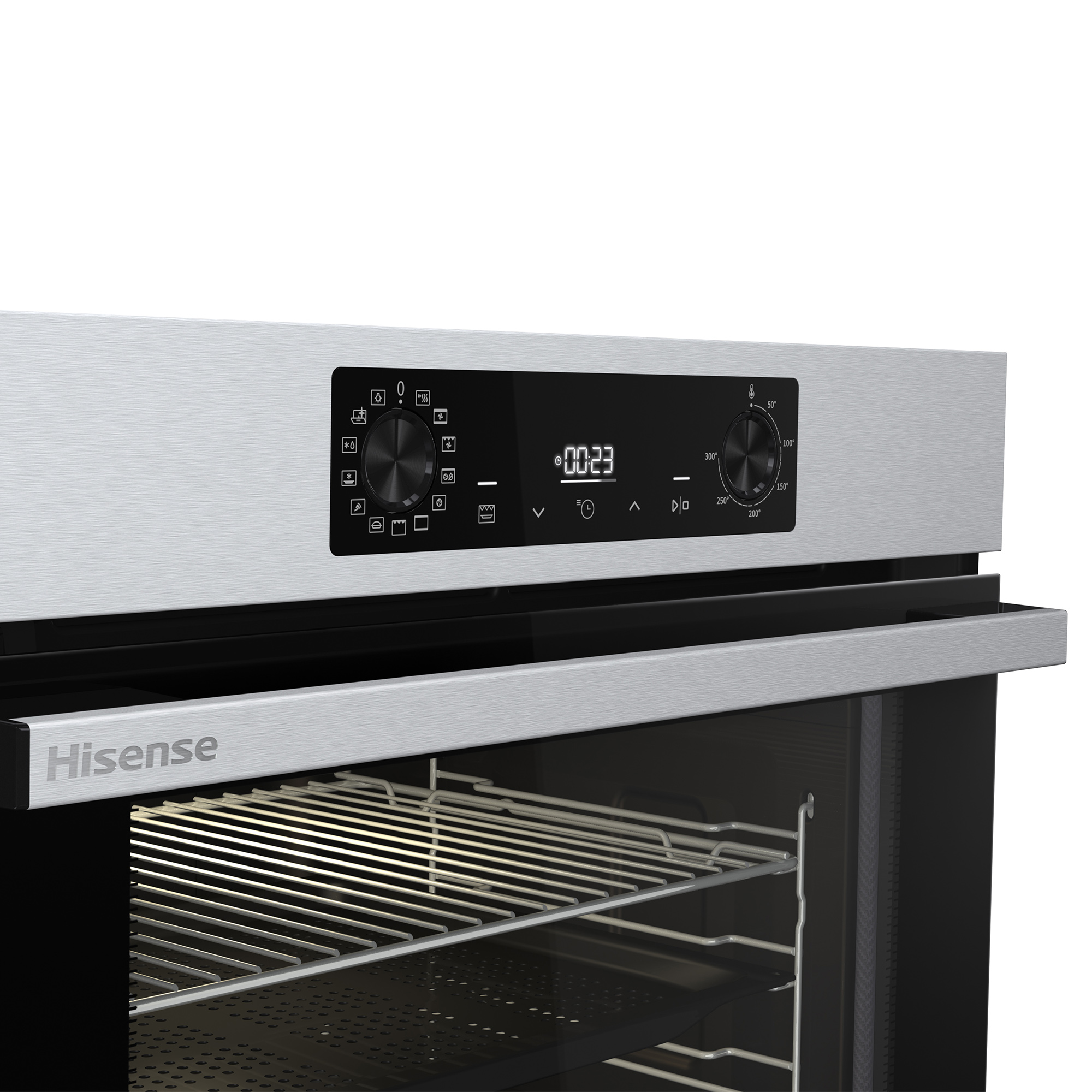 Un moderno horno Hisense con pantalla digital y perillas.