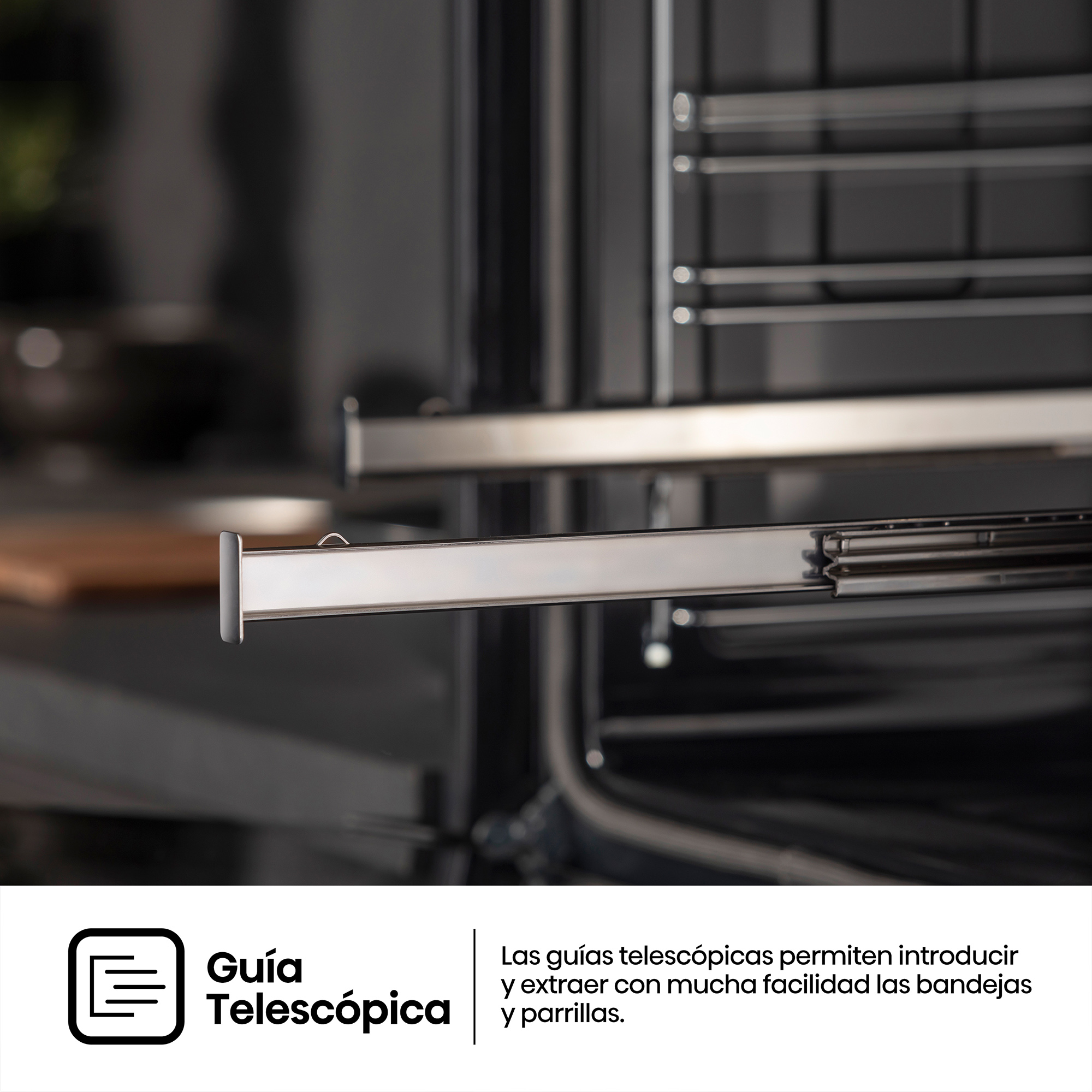 Guías telescópicas en un horno, facilitando la inserción y extracción de bandejas.