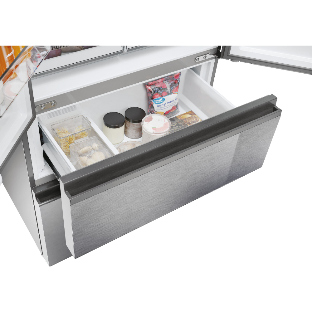 Cajón congelador con bayas congeladas, helado y pasta.