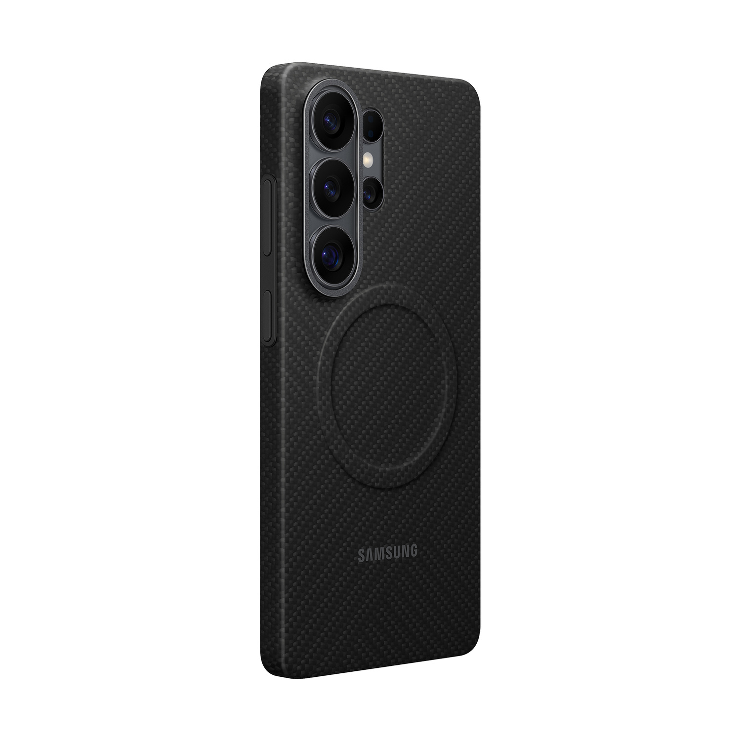 Custodia nera per telefono con texture carbonio e tre obiettivi sulla parte superiore.