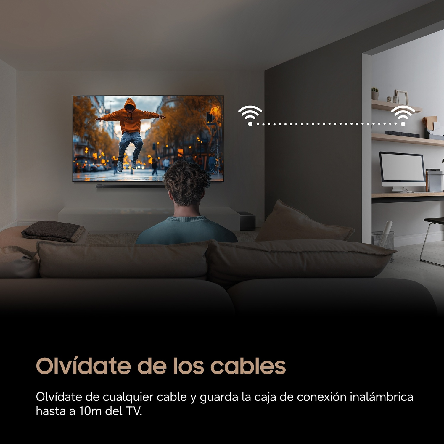 Hombre mira TV, persona salta en pantalla, símbolo WiFi indica conexión.