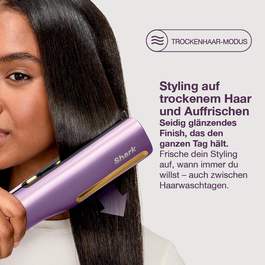 Eine Frau stylt ihr langes, dunkles Haar mit einem lila Glätteisen von Shark.