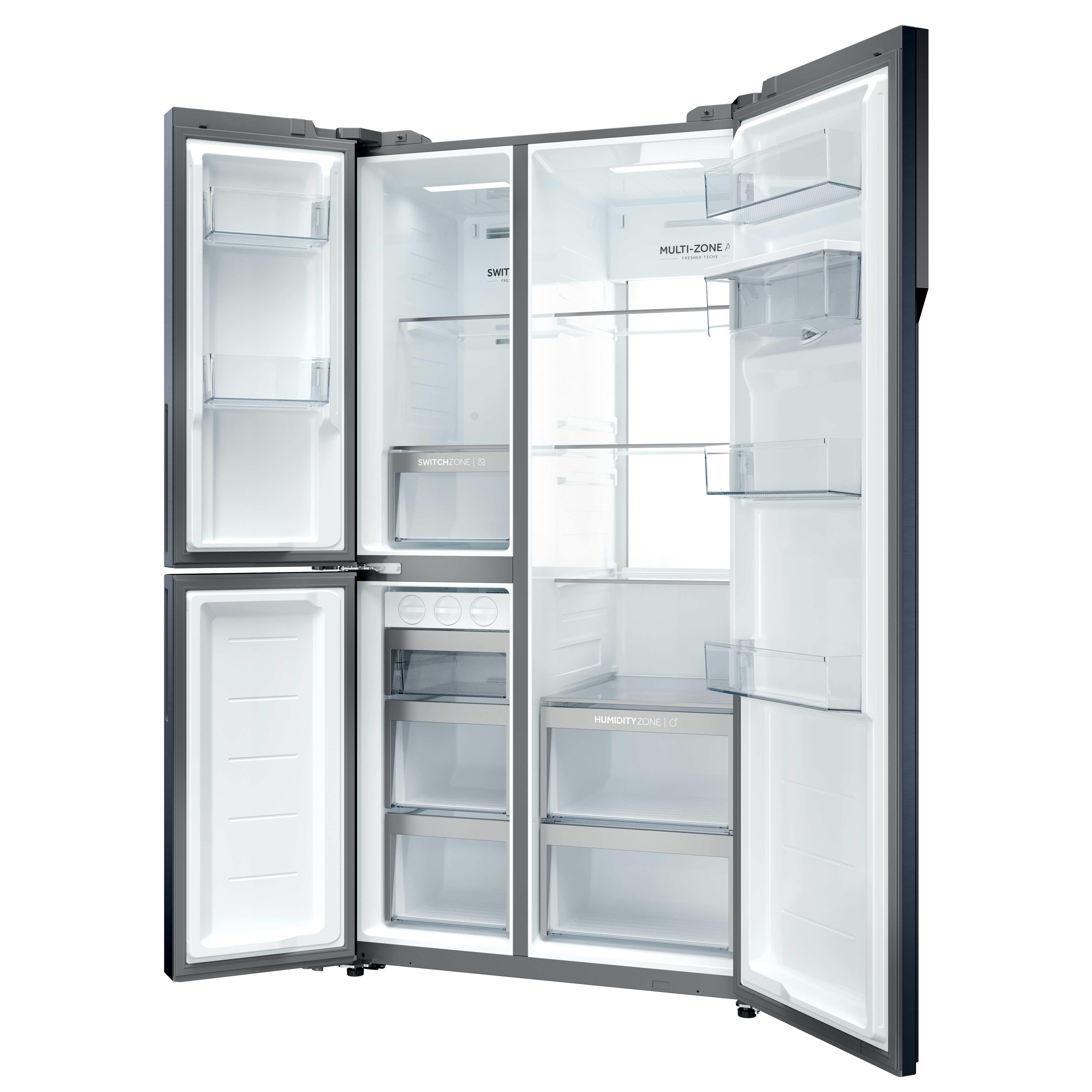 Ein offener, grauer Kühlschrank mit mehreren Fächern und Schubladen.