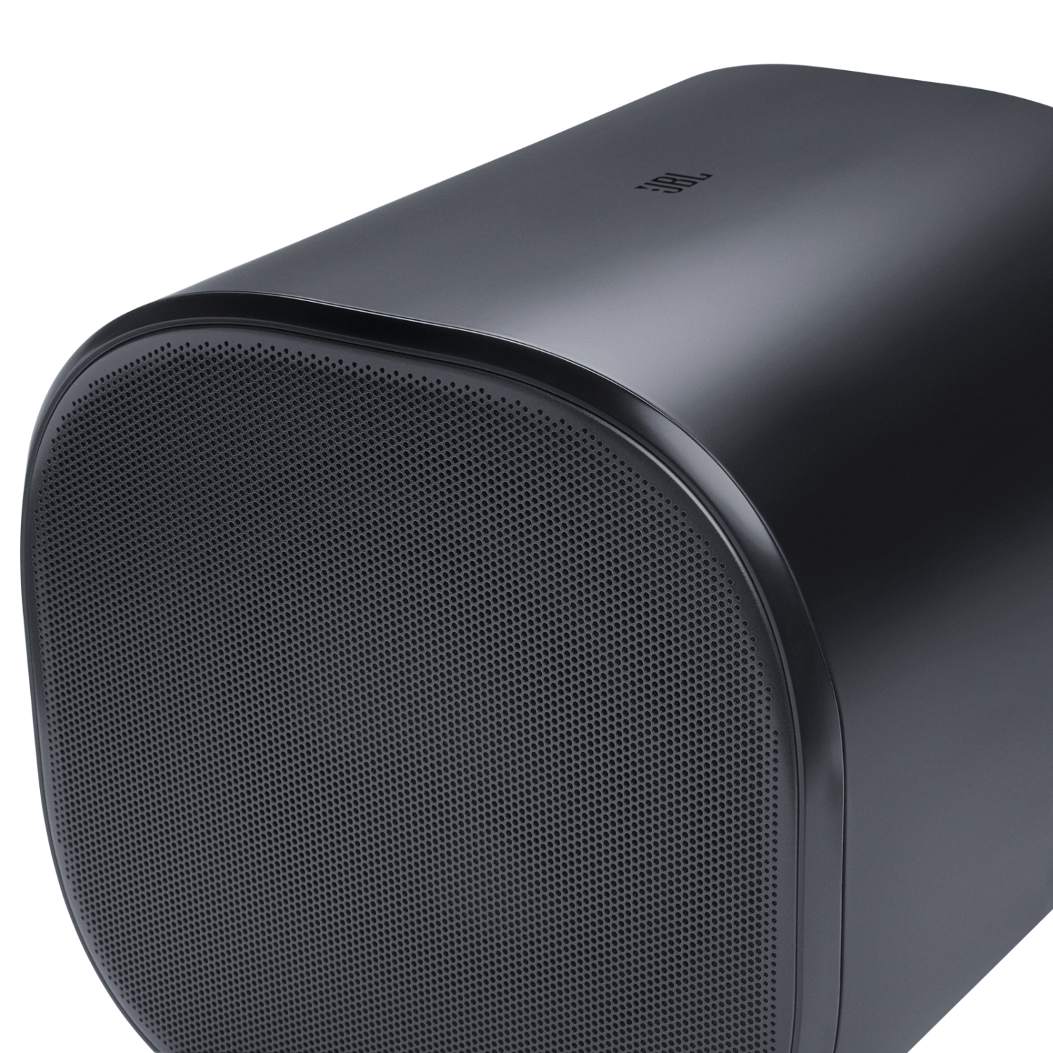 Altavoz ovalado negro con frontal perforado y logo JBL.