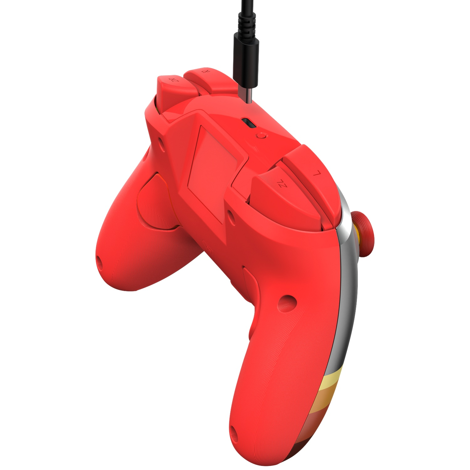 Une manette de jeu rouge avec un câble de chargement noir attaché, gros plan.