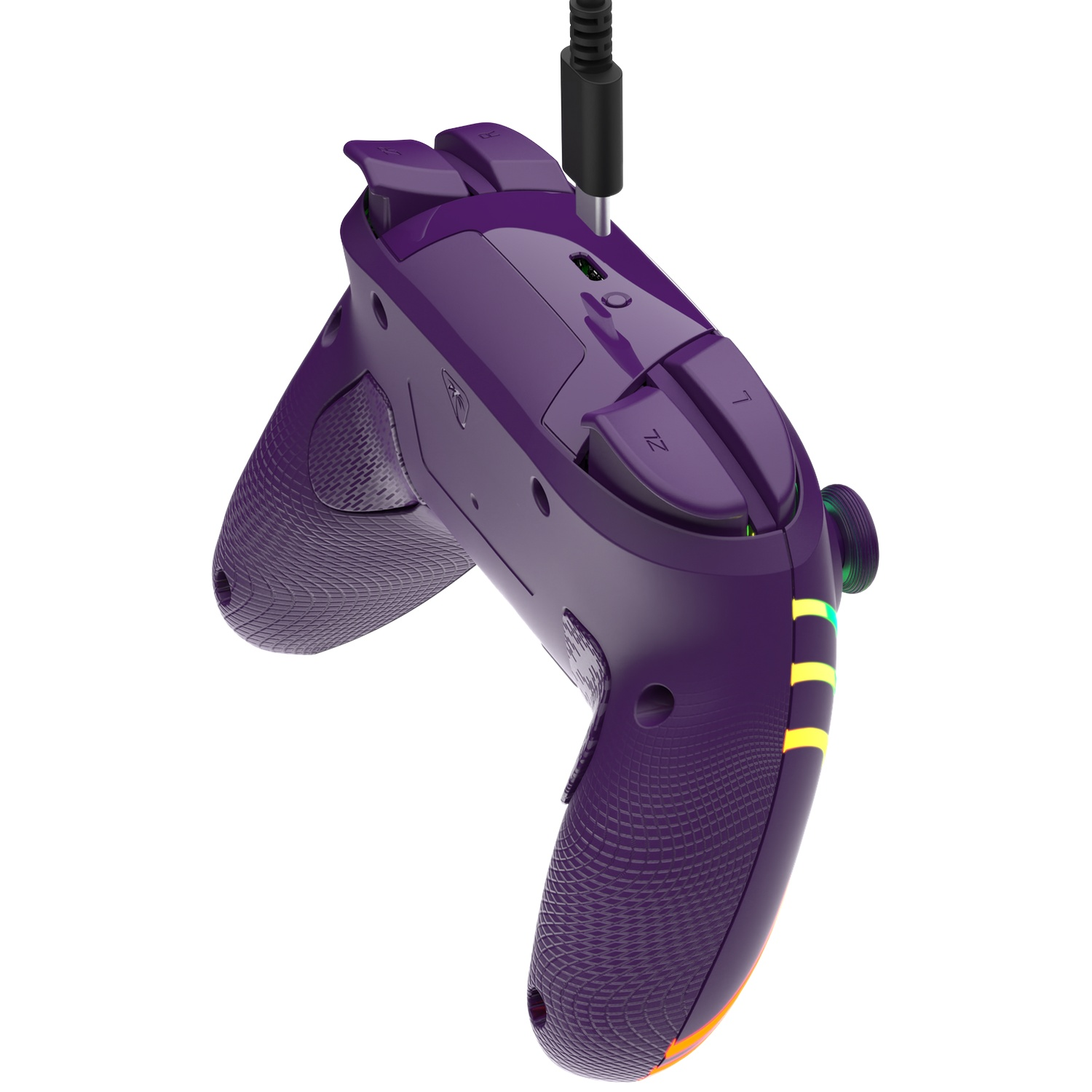 Une manette de jeu violette avec câble USB, rayures lumineuses et poignées texturées.