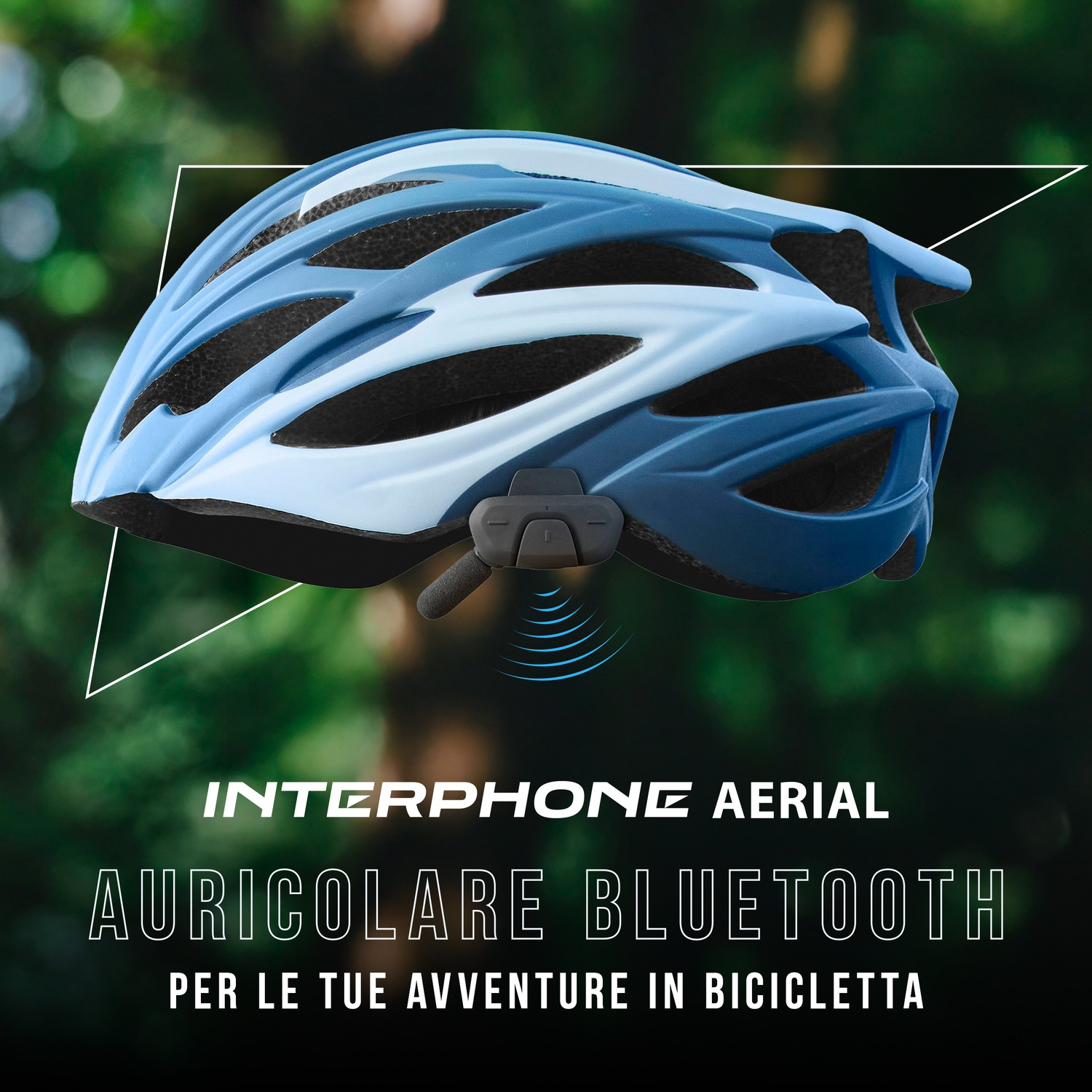 Casco da bicicletta blu con auricolare Bluetooth, all'aperto.